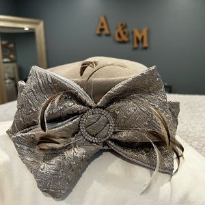 Something Special Tall Pillbox Hat in Felt Wool Heather Gray